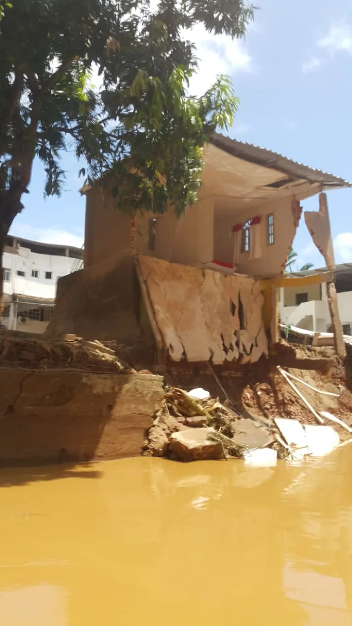 Imagem ilustrativa da imagem FOTOS | Advogado percorre rio entre Iconha e Piúma e registra destruição