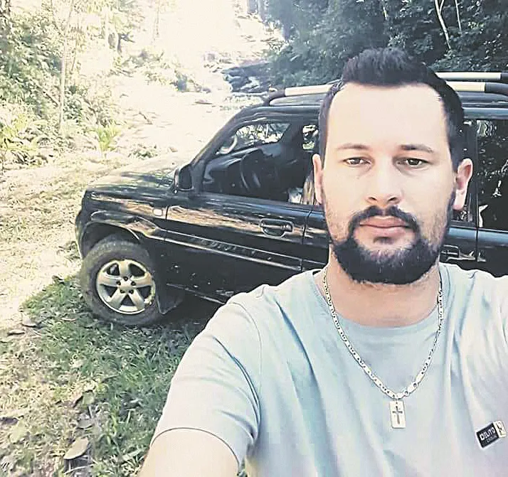 Imagem ilustrativa da imagem "Meu marido me salvou e morreu como herói", diz comerciante