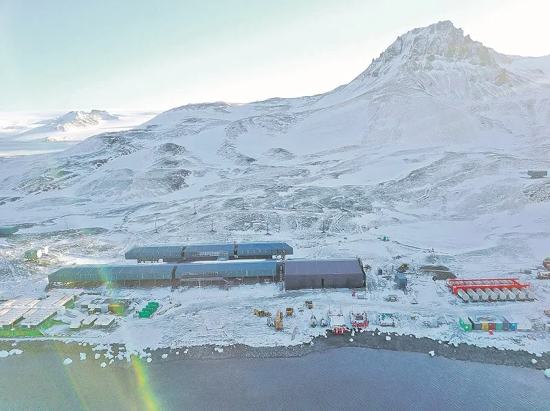 Imagem ilustrativa da imagem Professora da Ufes ajudou na reconstrução de base na Antártica