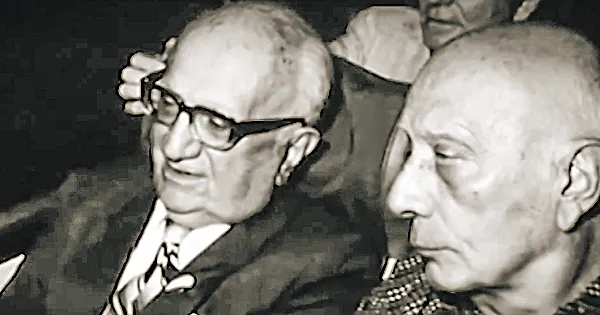 Pedro Simon (à dir.) com Ulysses Guimarães na campanha das Diretas-Já.