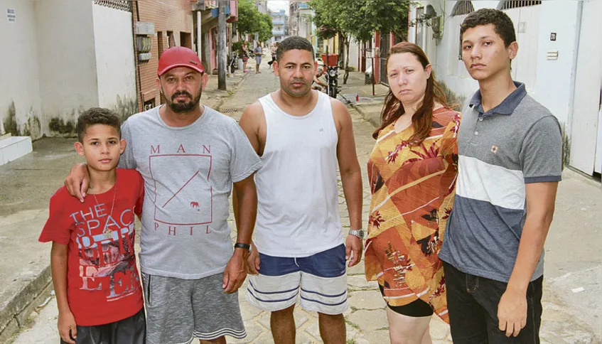 Renato, Reginaldo, Elcio, Lilian e Marcelo moram na mesma rua do bairro Conquista e tiveram chikungunya