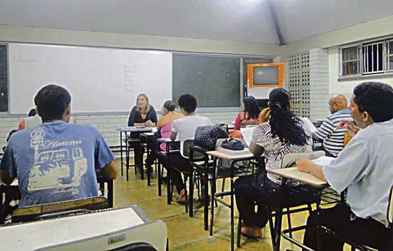 Imagem ilustrativa da imagem Supletivo de graça com 12 mil vagas