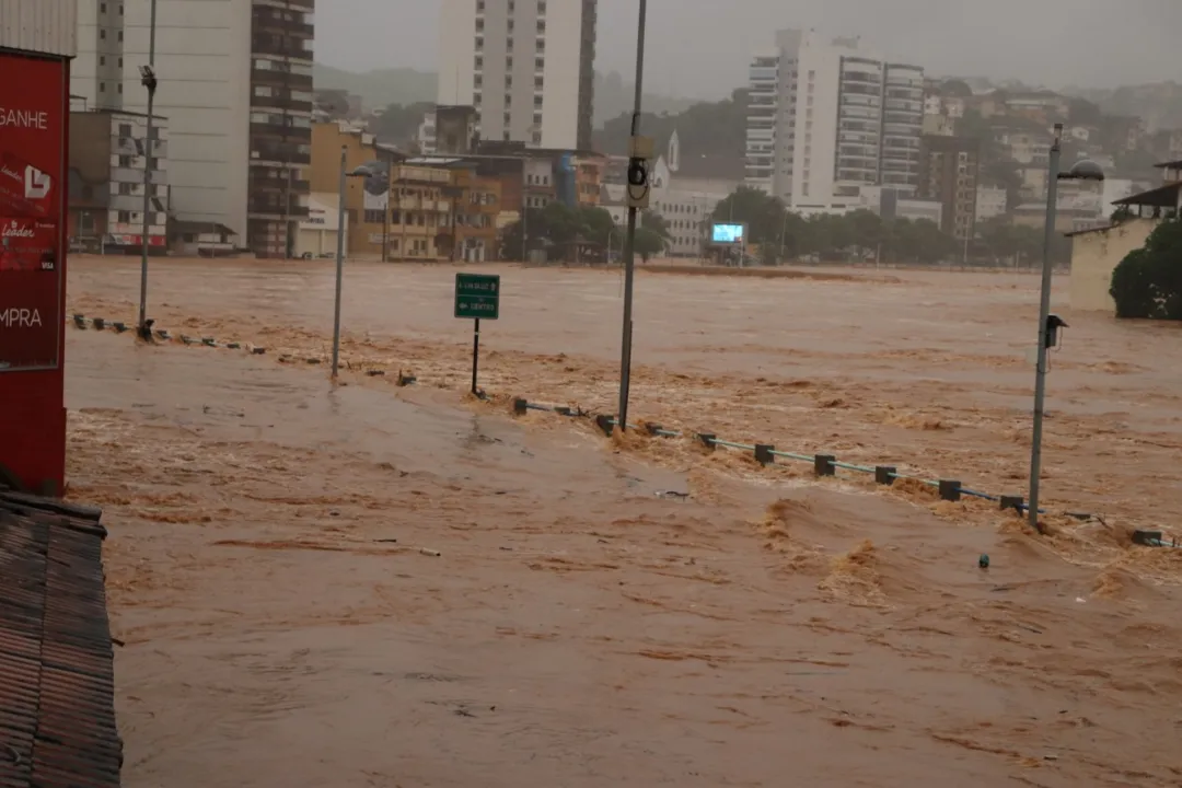 Imagem ilustrativa da imagem Cachoeiro de Itapemirim e interior do município estão inundados