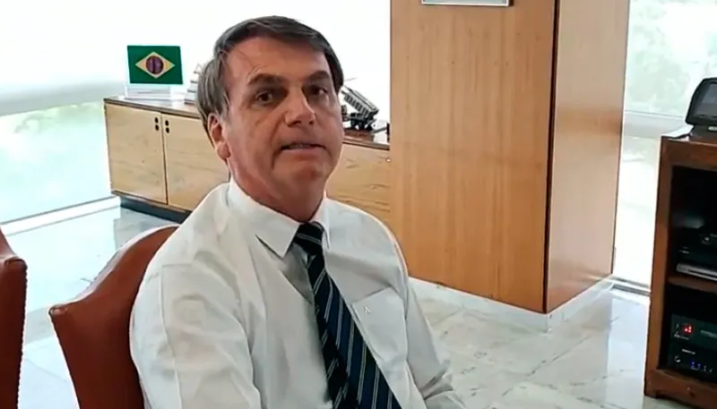 Imagem ilustrativa da imagem Proposta para ICMS está pronta com o ministro de Minas e Energia, diz Bolsonaro