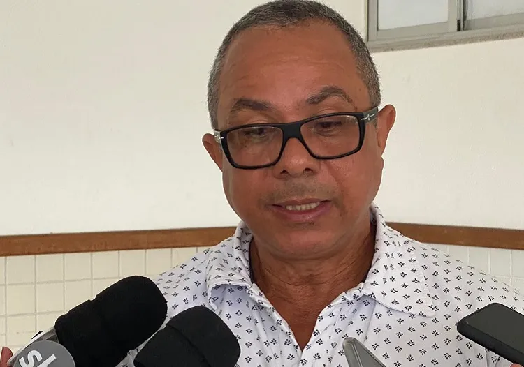 Imagem ilustrativa da imagem Delegado lamenta assassinato do filho: "Tiro à queima-roupa"