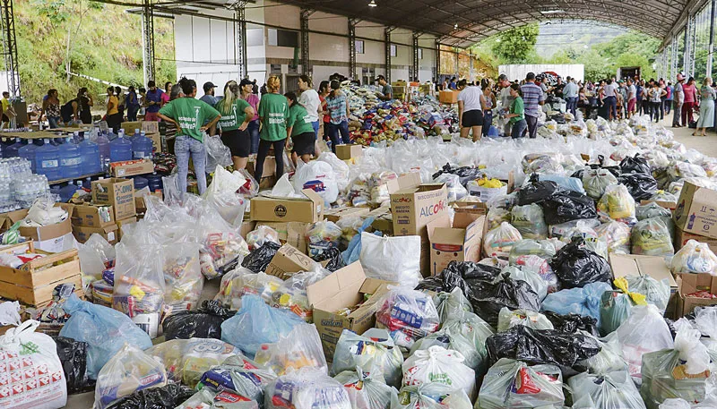 Imagem ilustrativa da imagem Enchentes no estado: Pedidos por doações de água e alimentos