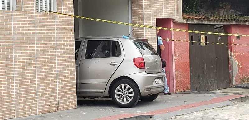Imagem ilustrativa da imagem Casal é morto a tiros dentro de carro em Vila Velha