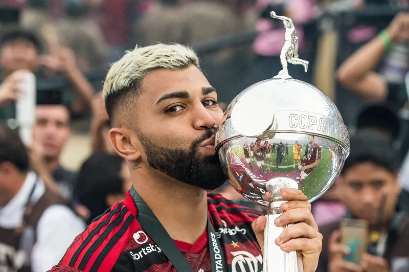 Imagem ilustrativa da imagem Gabigol confirma acerto com o Flamengo