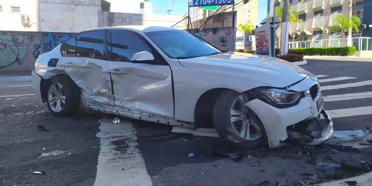 Imagem ilustrativa da imagem Policial militar se envolve em acidente com três carros