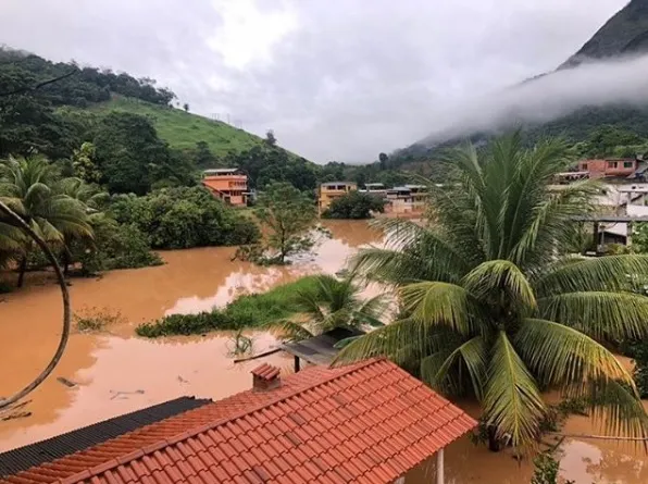 Imagem ilustrativa da imagem Mais de 10 mil desalojados e desabrigados no Estado por causa da chuva