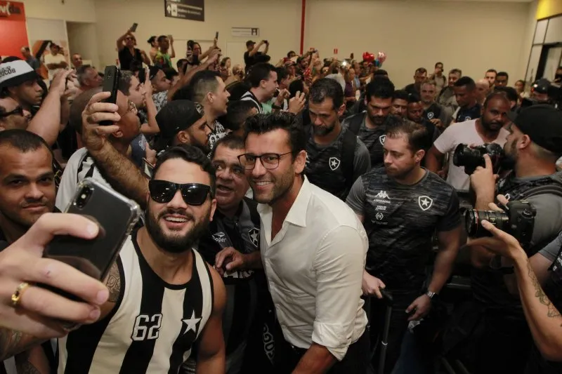 Imagem ilustrativa da imagem Botafogo chega para pré-temporada no Estado