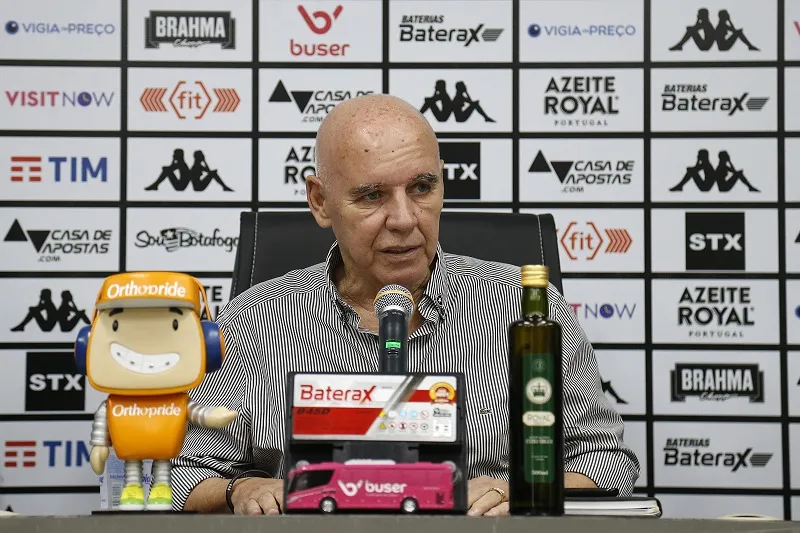 Imagem ilustrativa da imagem Espinosa elogia pré-temporada do Botafogo no Estado