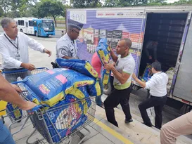 Imagem ilustrativa da imagem Uma tonelada de ração para os animais vítimas das chuvas