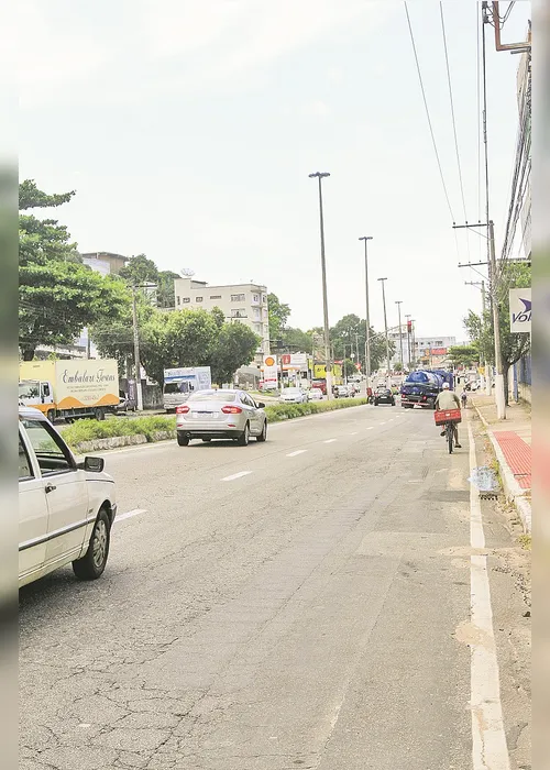 Imagem ilustrativa da imagem Buracos em avenida e rodovias