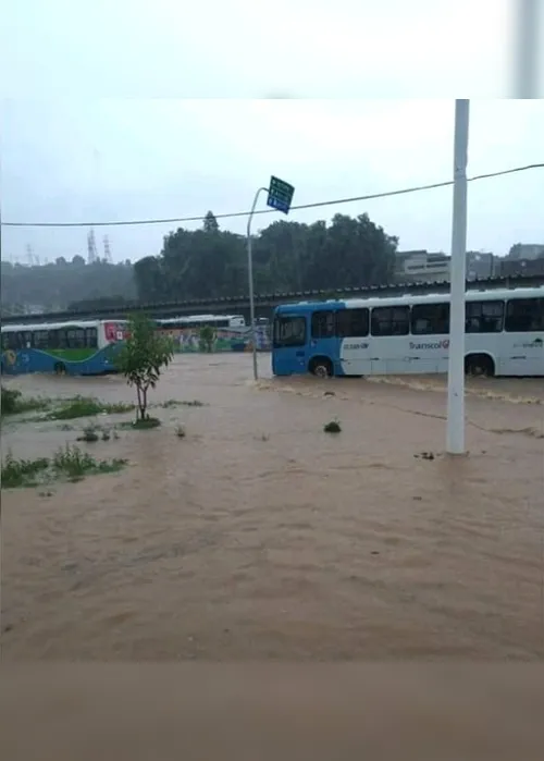 
          Imagem ilustrativa da imagem Confira situação do trânsito na Grande Vitória após chuva
          