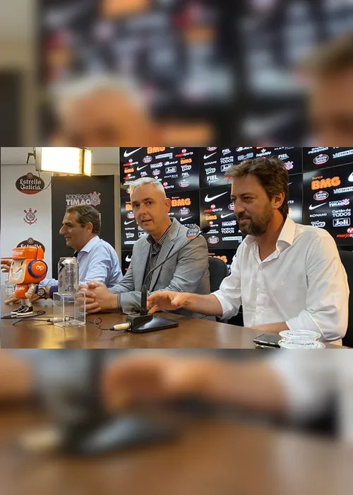 Imagem ilustrativa da imagem Tiago Nunes se corrige e prioriza "time repetido" em volta do Corinthians