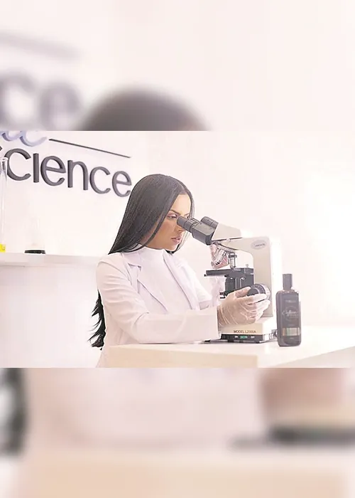 Imagem ilustrativa da imagem Cientista descobre método que usa café contra calvície