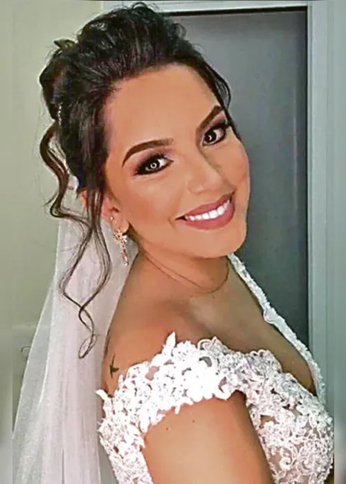 
          Imagem ilustrativa da imagem "Cheguei ao fundo do poço, mas me levantei", diz tenente que perdeu a esposa no dia do casamento
          