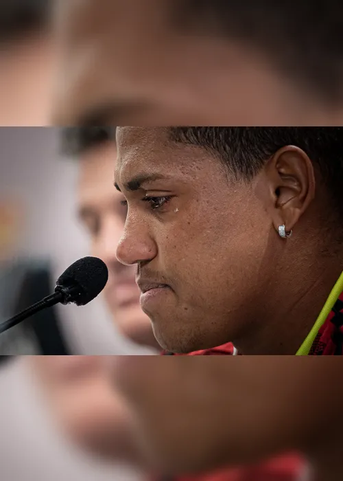 Imagem ilustrativa da imagem Pedro Rocha chora em apresentação no Flamengo