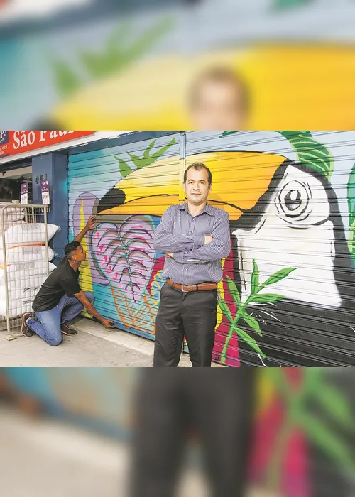 
          Imagem ilustrativa da imagem Arte na porta de 100 lojas no Centro. Assista ao vídeo
          