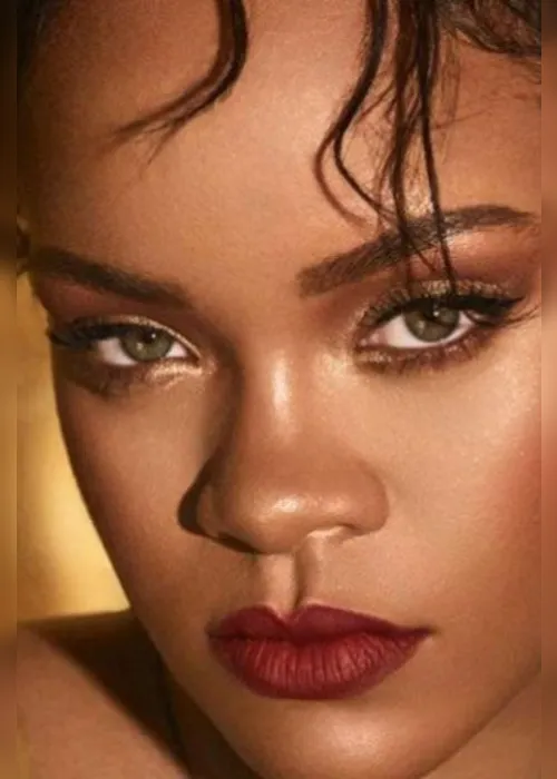 Imagem ilustrativa da imagem Rihanna zoa fãs postando meme no Instagram com o aguardado lançamento do R9