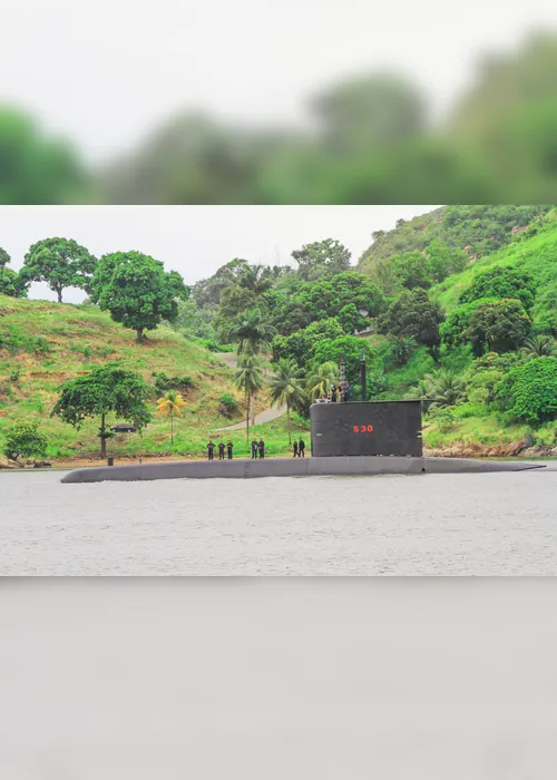 Imagem ilustrativa da imagem Submarino rouba a cena no Centro de Vitória