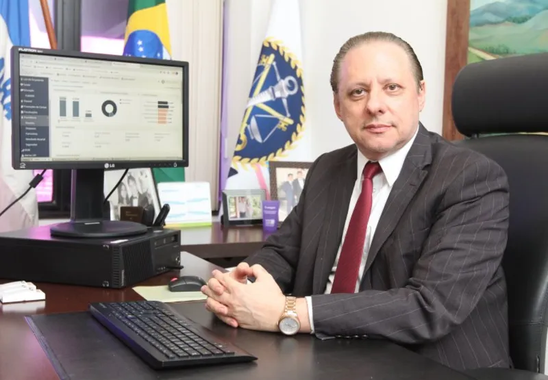 Domingos Taufner é conselheiro do Tribunal de Contas do Estado (TC-ES). 