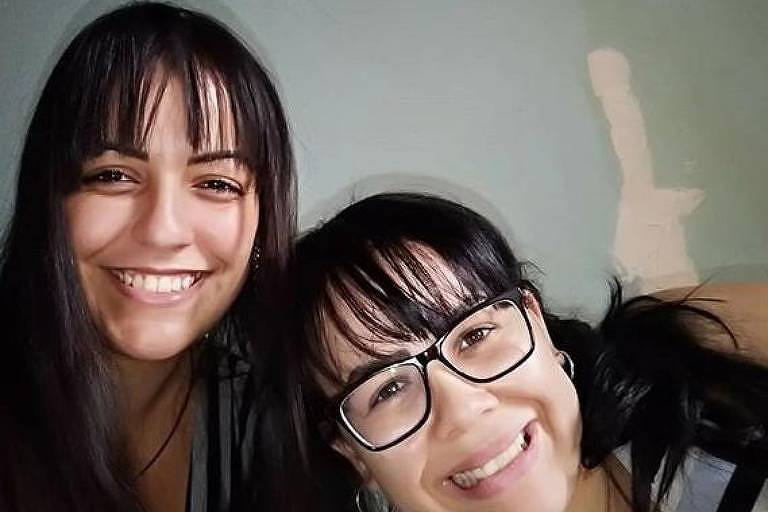 Ana Flávia Menezes Gonçalves, filha do casal, e a namorada dela, Carina Ramos (Foto: Acervo pessoal / Instagram)