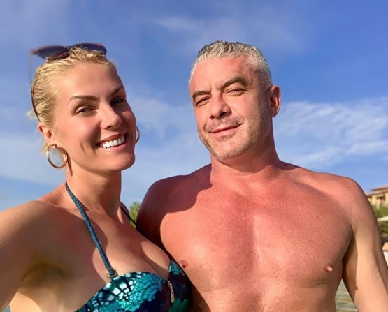 Casados desde 1998, Hickmann e Corrêa tiveram o primeiro filho em 2014 (Foto: Reprodução/ Instagram @ahickmann)