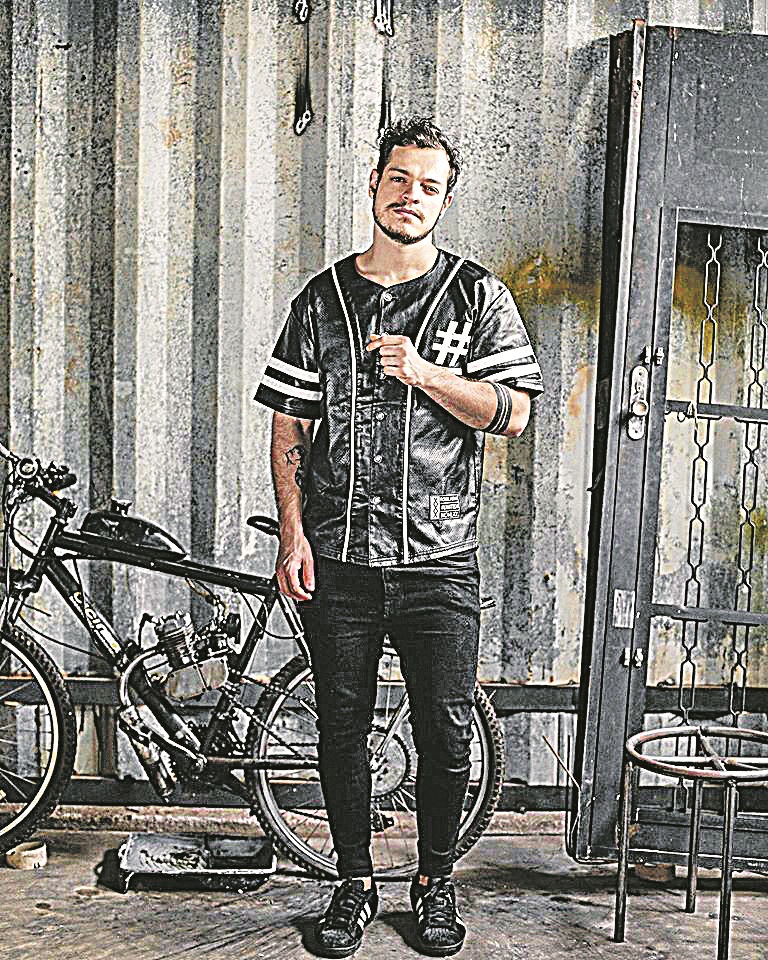 Bhaskar, irmão gêmeo de Alok, vai levar novas músicas para Guarapari (Foto: Divulgação/Facebook)