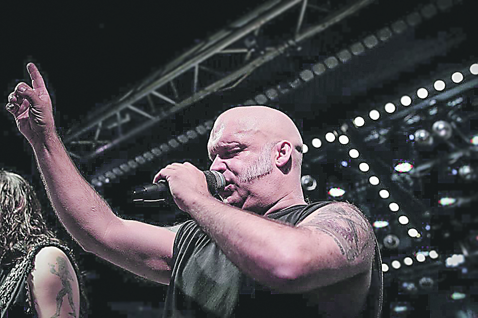 O roqueiro Blaze Bayley, ex-vocalista do Iron Maiden, se apresenta no Correria (Foto: Divulgação/Facebook/Paulovic)