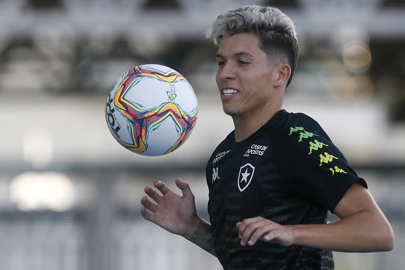 Bruno Nazário, ex-Athletico/PR, é o principal reforço do Botafogo (Foto: Vitor Silva/Botafogo)