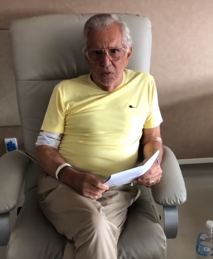 Carlos Alberto de Nóbrega gravou vídeos nas dependências do hospital para explicar verdadeiro motivo de sua internação. (Foto: Reprodução Instagram)