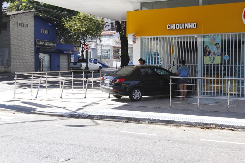 No carro, estava a autônoma, o filho dela e a namorada dele (Foto: Thiago Coutinho/ AT/ 01/01/2020)