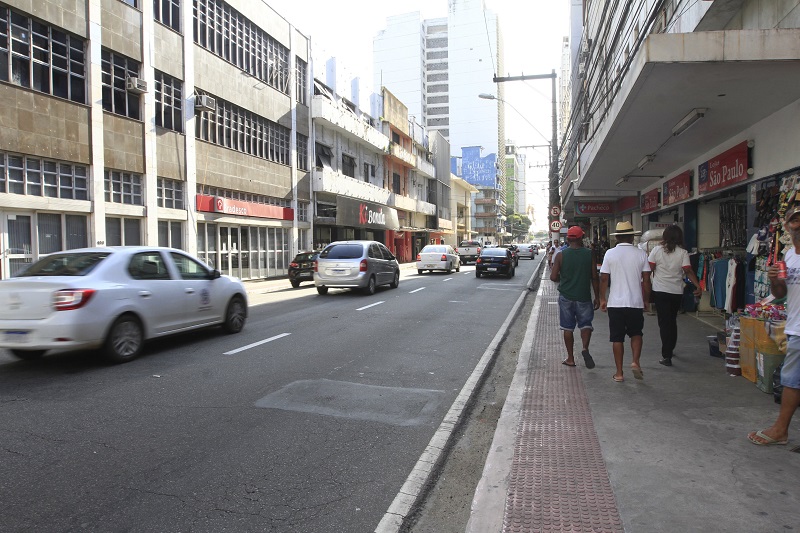Avenida Jerônimo Monteiro, no Centro de Vitória. (Foto: Dayana Souza/AT)