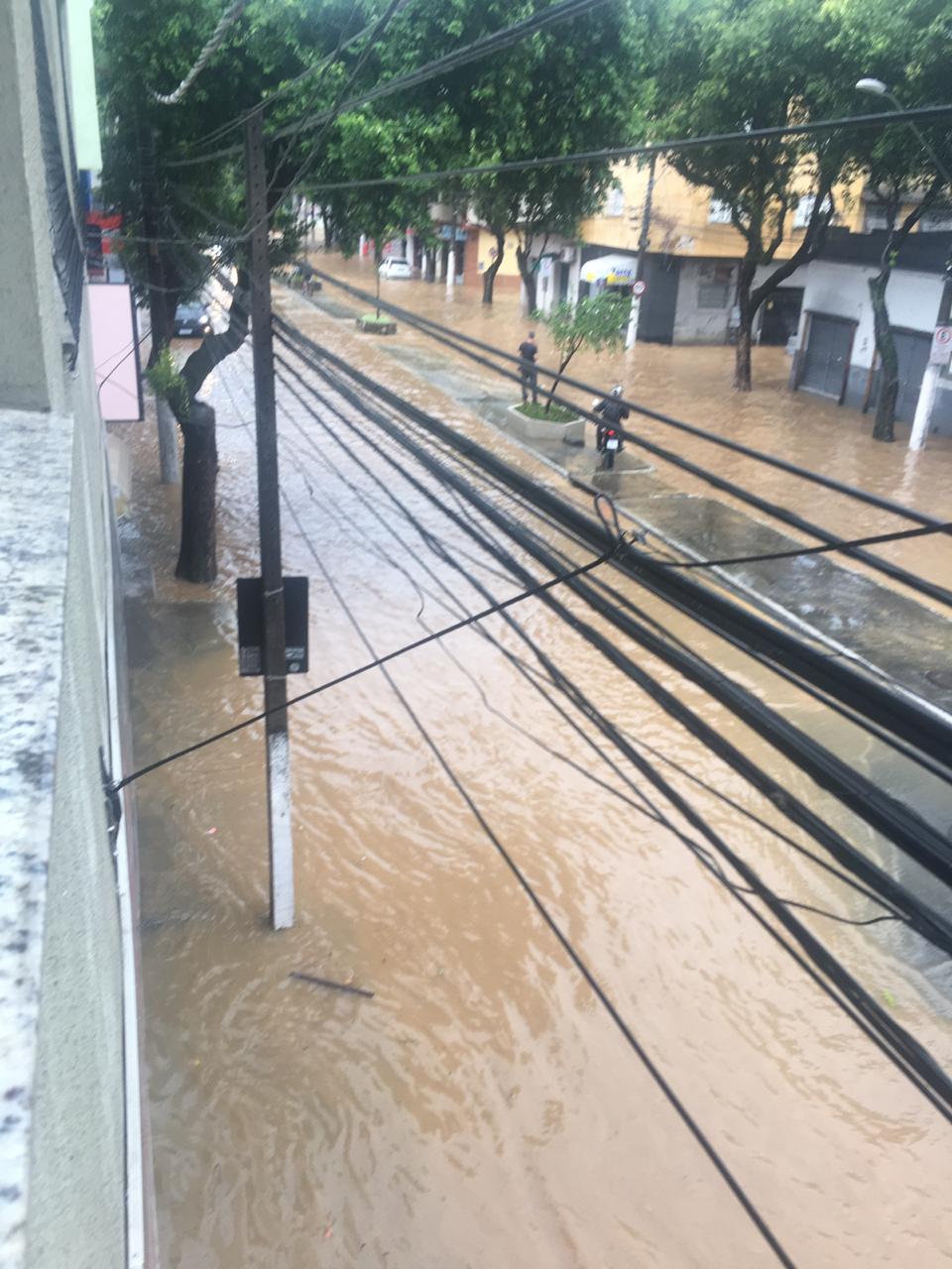 Avenida Paulino Muller em Jucutuquara (Foto: Foto do leitor/Encaminhada pela internet)
