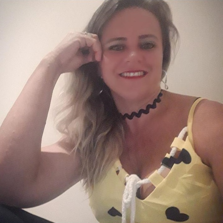 A autônoma Edna Martins de Souza Gimenes, 39 anos (Foto: Reprodução/ Redes sociais)