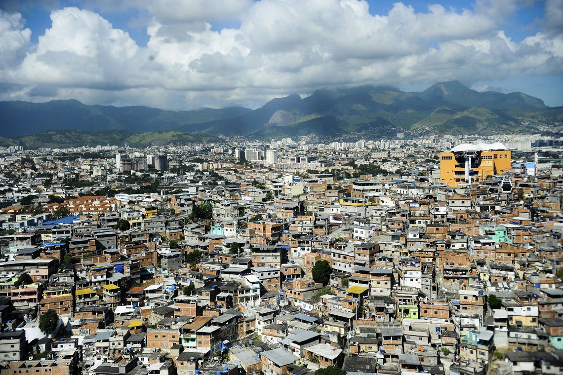 A explosão que ocorreu na noite do dia 31 no Complexo do Alemão está sendo investigada pela 22ª DP (Penha) (Foto: Agência Brasil/ Tomaz Silva)