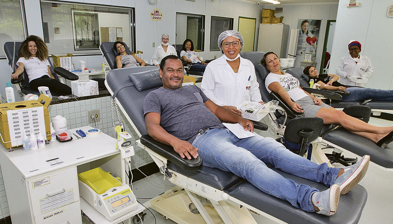 Amigos se mobilizaram para doar sangue (Foto: Antonio Moreira / AT)