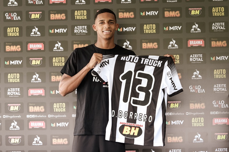 Dylan Borrero vestiu a camisa 13 do Galo (Foto: Bruno Cantini/Agência Galo/Atlético)