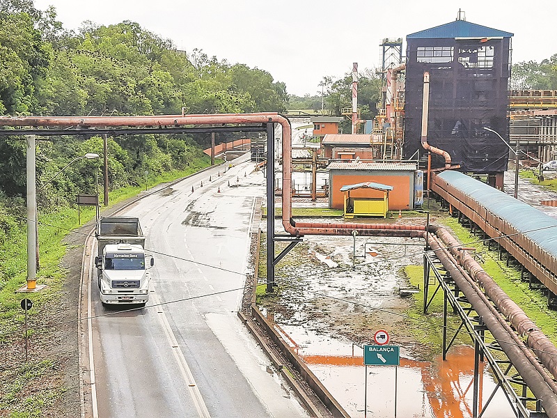 Unidade da Samarco em Anchieta: ao todo, a volta das operações vai criar mil empregos em terceirizadas (Foto: Roberta Bourguignon/ 17/11/2019)