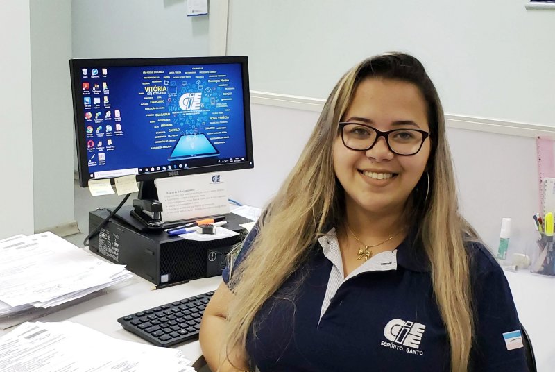 Estudante de Pedagogia, Bruna Braga faz estágio há mais de um ano: “Tenho noção de como será o mercado”. (Foto: Divulgação)
