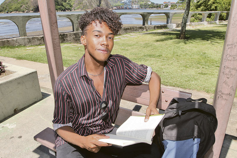 O estudante Mateus Henrique, de 19 anos, vai tentar vaga no curso de Direito pelos programas Nossa Bolsa e Prouni (Foto: Beto Morais / AT)