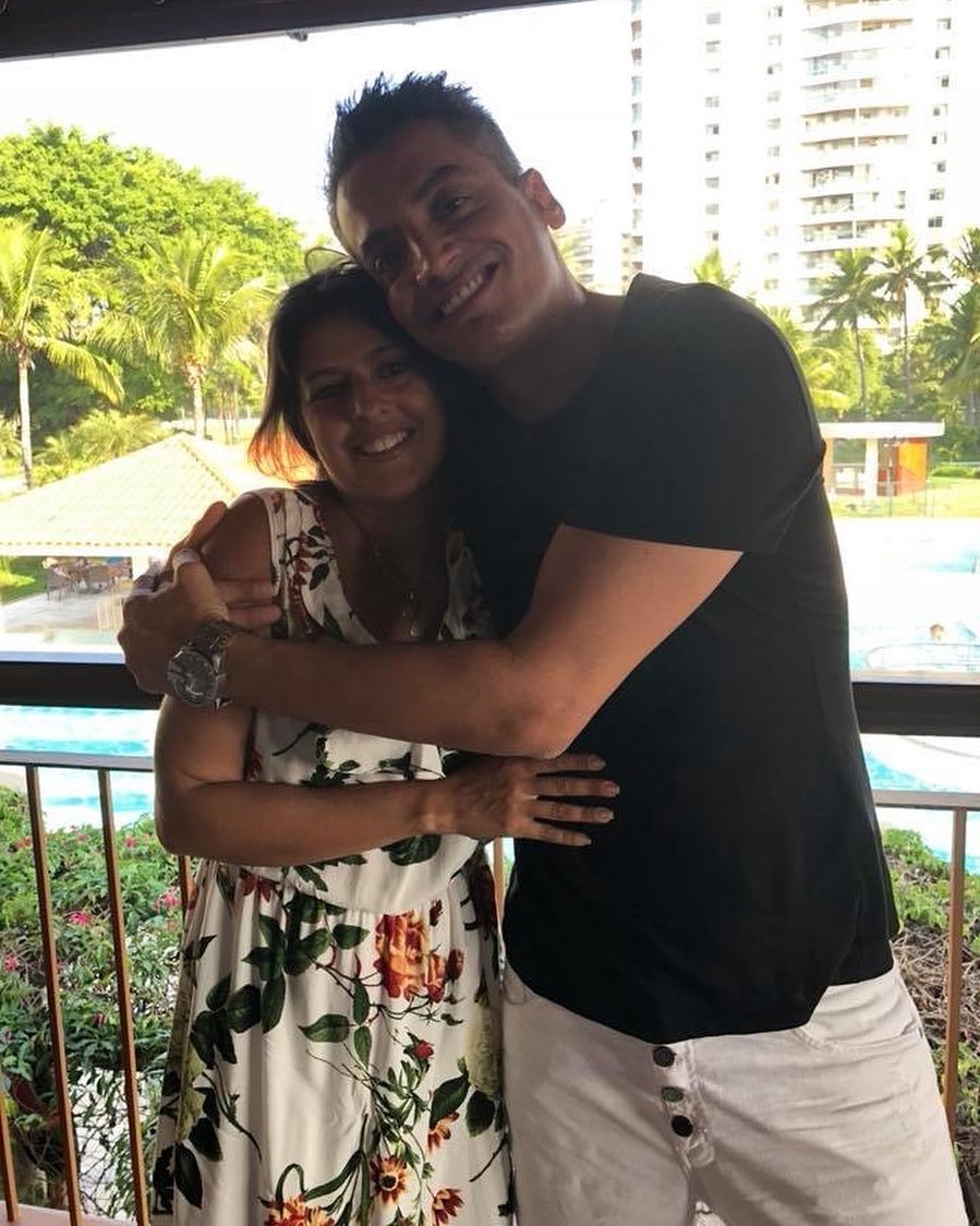 Fábia postou uma foto ao lado de Léo Dias e se declarou para o amigo (Foto: Reprodução Instagram)
