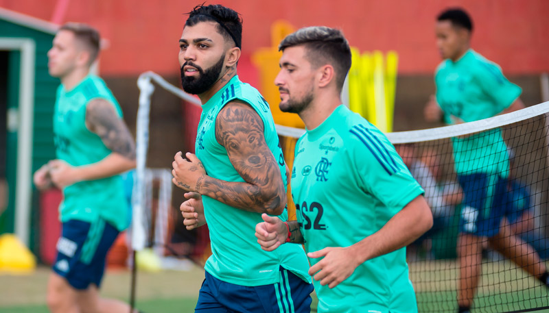 Gabigol e Arrascaeta treinam no CT do Flamengo (Foto: Alexandre Vidal / Flamengo)