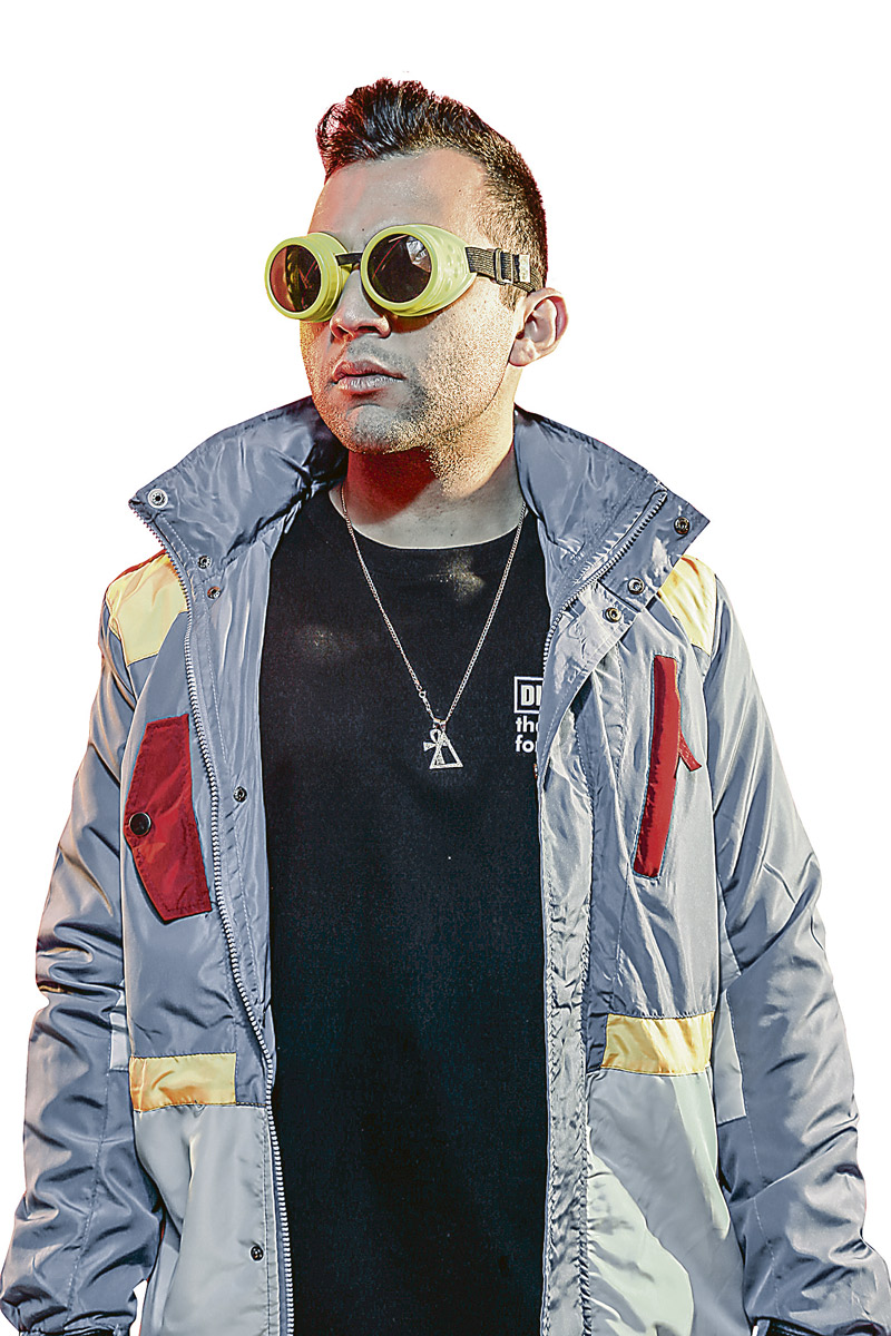 Jonathan Costa agita com hits seus e de outros artistas (Foto: Divulgação)