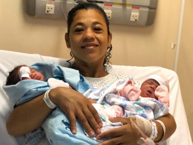 Jozeni Silva de Lima, de 40 anos, deu à luz a Rian e Gabrielle (Foto: Divulgação / Prefeitura do Rio de Janeiro)