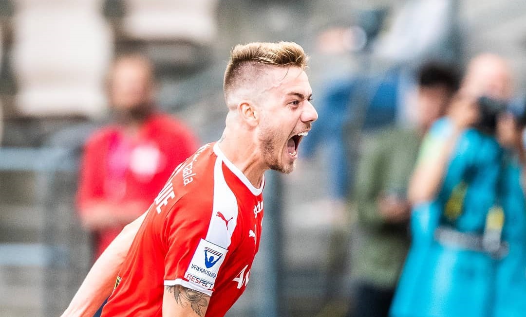 O capixaba Luís Henrique comemora gol pelo Helsink IFK (Foto: Divulgação/HIFK)