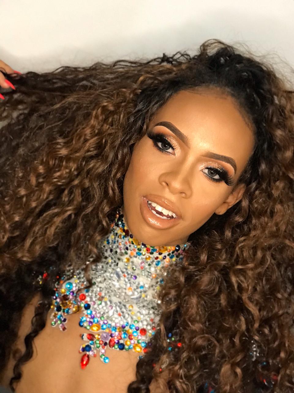 Melanie Jorden se tornou a primeira rainha trans do Carnaval Capixaba (Foto: Divulgação)