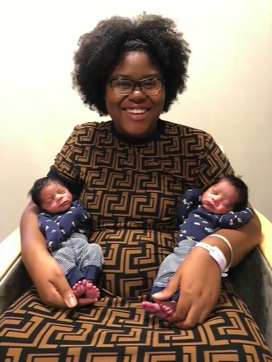 Alexzandria Wolliston e os gêmeos Kaylen e Kaleb  (Foto: Reprodução/Arquivo Pessoal)